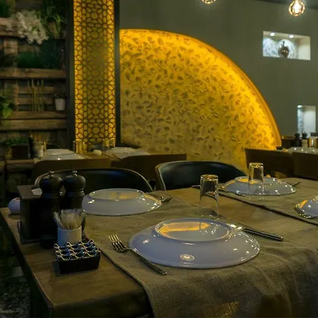 Hotel Golden Es 3*