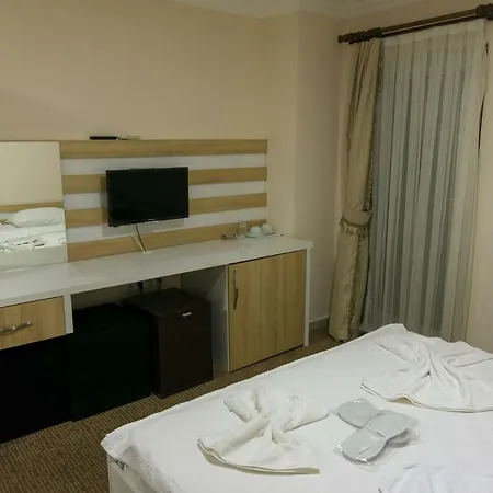 Hotel Golden Es 3*